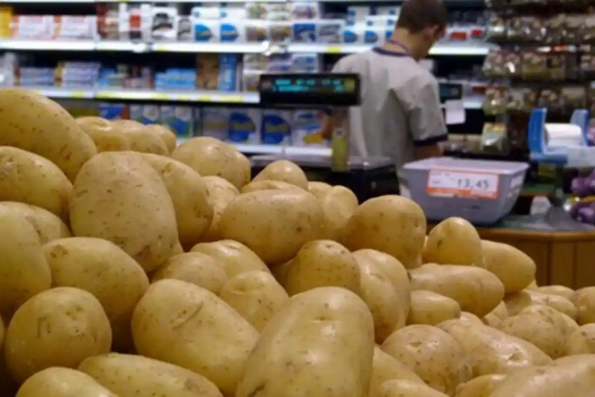 Los productos que superaron los dos dígitos de aumento fueron liderados por la papa con un 34,1% y la  cebolla un 19,7%.