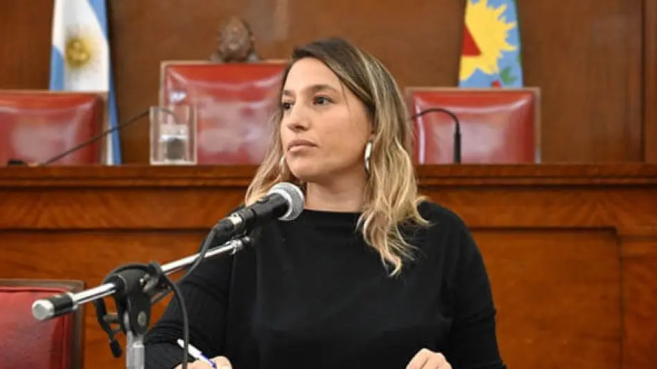 Mariana Cuesta, Presidenta del Bloque de Unión por la Patria, Acusa a Montenegro de Subsidiar al Empresario Más Rico de Argentina