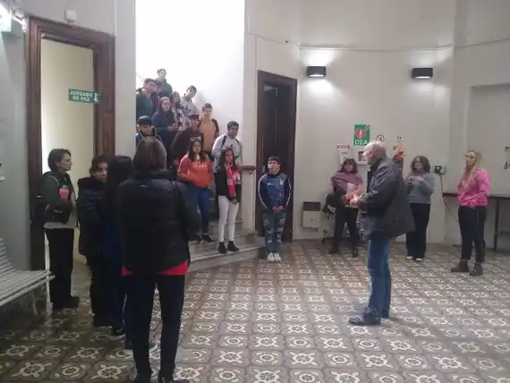 Visita de estudiantes secundarios a los Tribunales