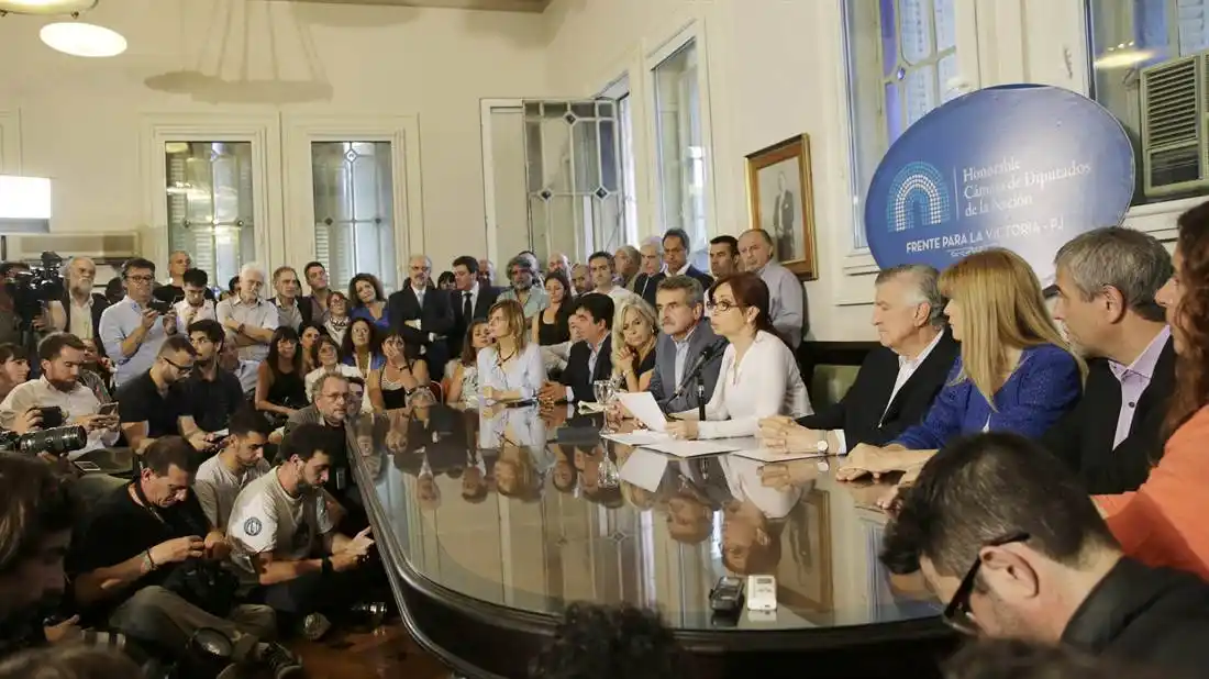 Cristina contra las cuerdas, quedó a merced del peronismo
