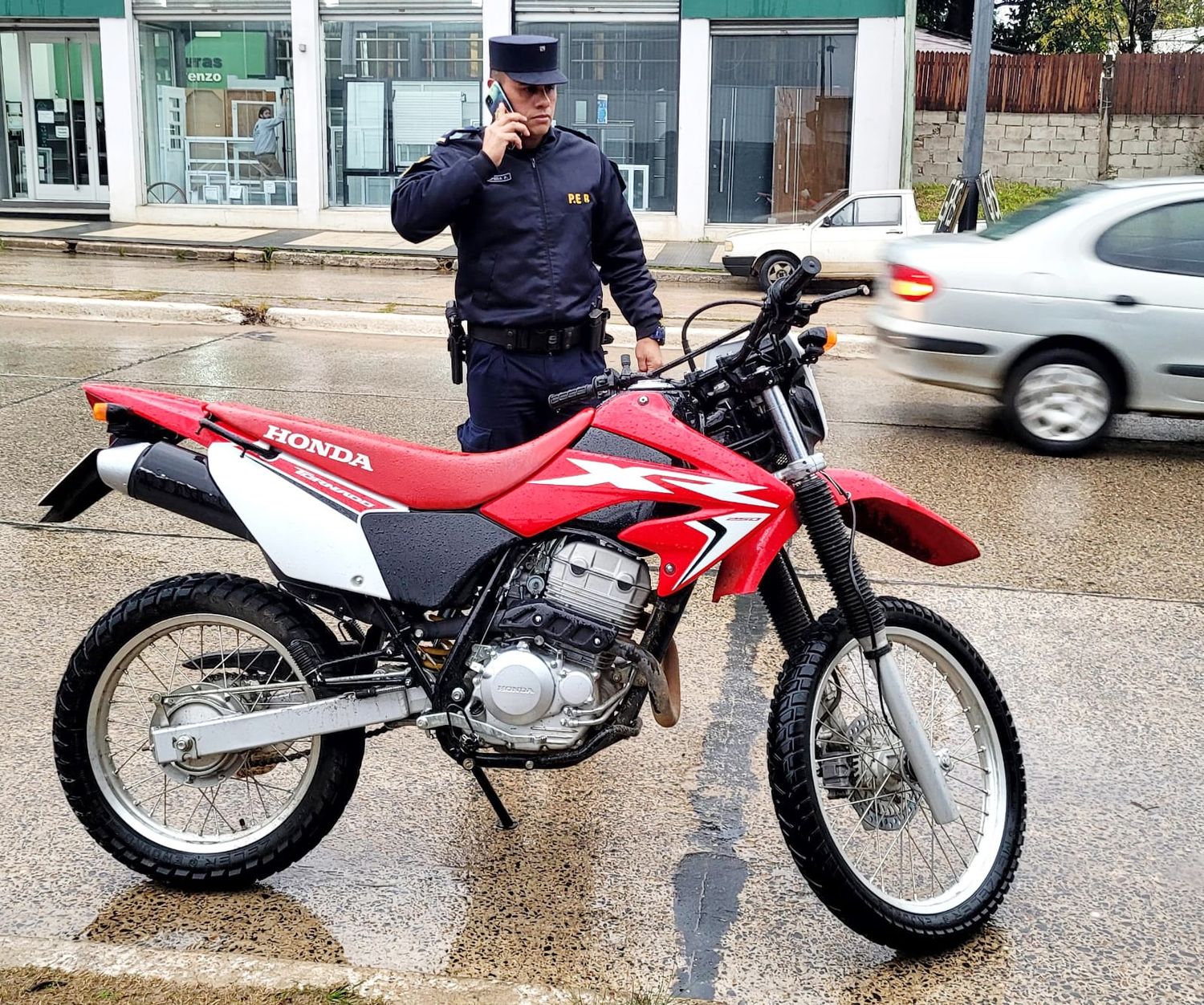 Hallaron abandonada una moto robada en Federación