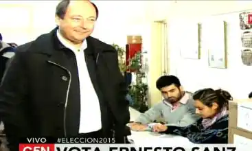 Votó Ernesto Sanz: "Sea como sea el resultado, vamos a estar juntos"