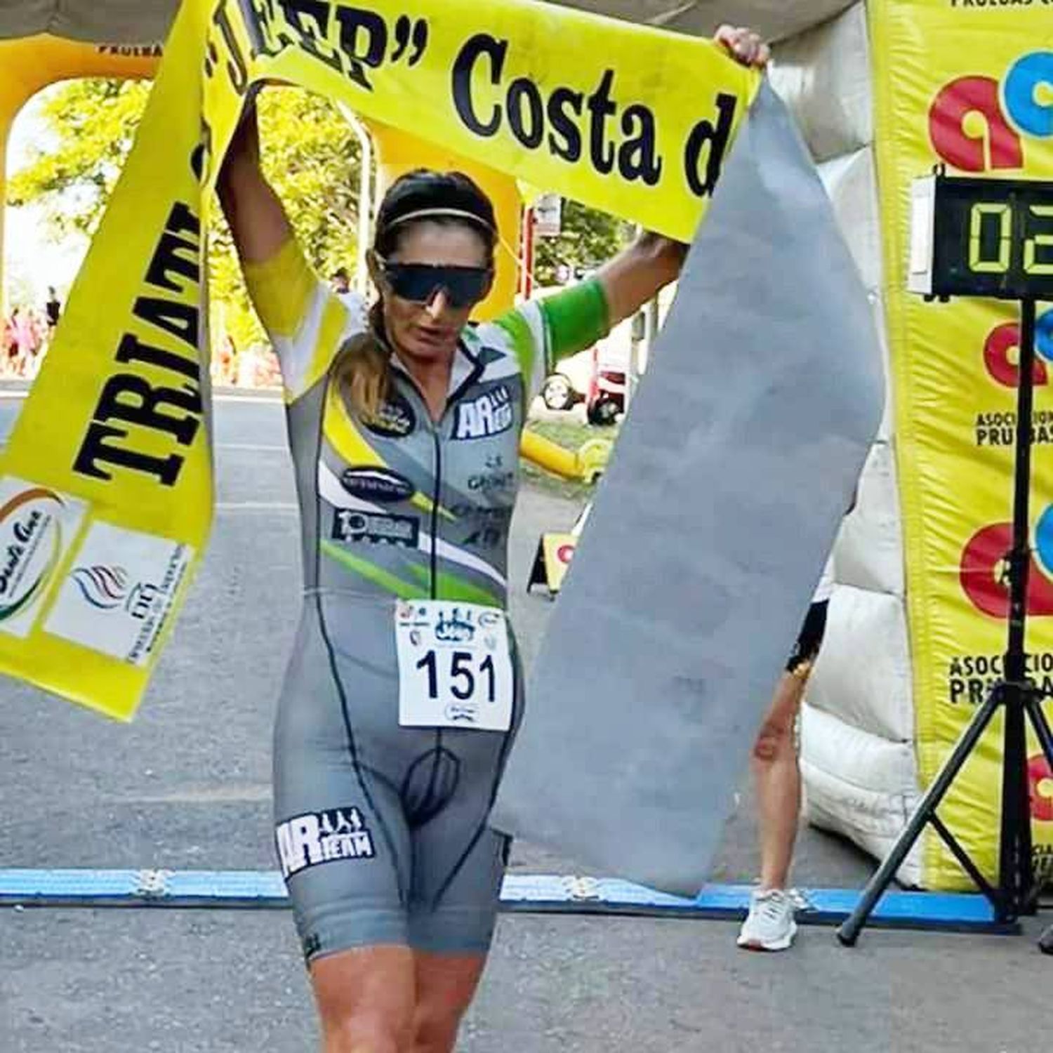 Sabina Goyeneche y Alejandro Ricagno campeones del Circuito de Triatlón