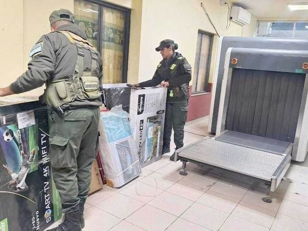 Gendarmería incauta mercadería extranjera sin
aval aduanero valuada en más de $13 millones