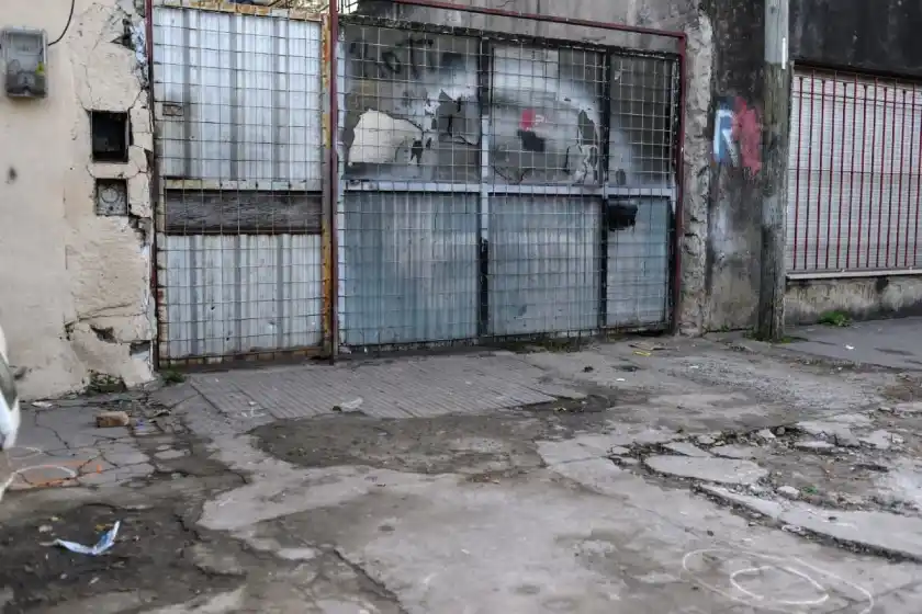 Balearon el frente de una vivienda.