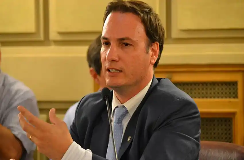 Independencia y equilibrio de poderes en Santa Fe