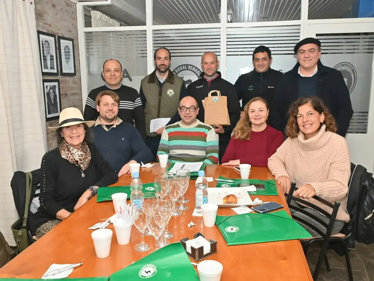 El jurado estuvo integrado por dirigentes de entidades intermedias y profesionales vinculados al diseño y las artes plásticas. Foto: SRVT