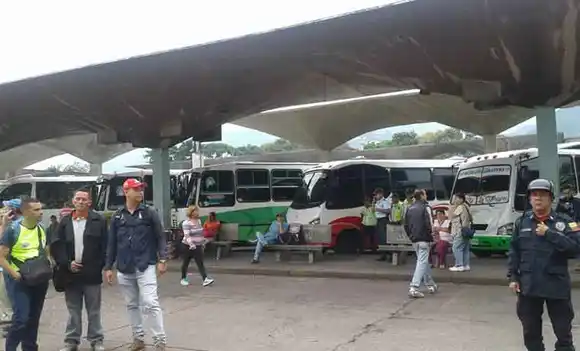 EXIGEN TARIFAS EN DÓLARES: Cámara de Transporte suspende reinicio de actividades