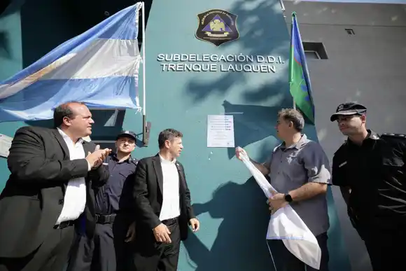 Kicillof en Trenque Lauquen: Inauguró infraestructura escolar y una nueva subdelegación de la DDI