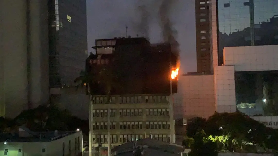 YA CONTROLADO: reportaron incendio en las oficinas del Saren en Altamira