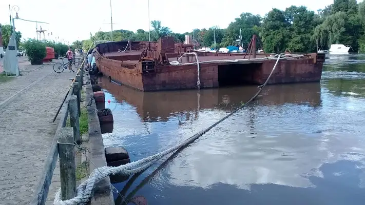 Muy de a poco, comienza a bajar el río Gualeguaychú