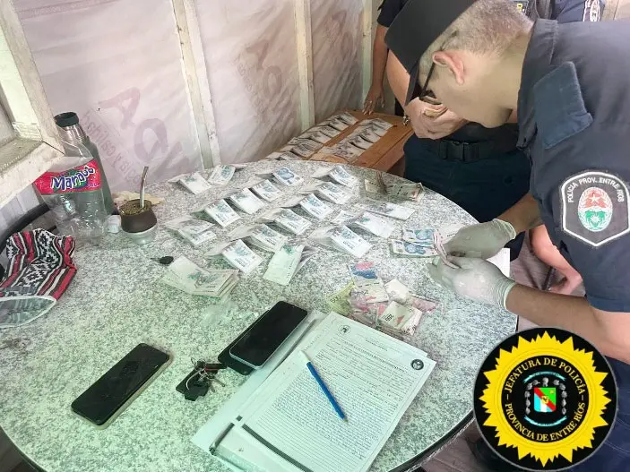 Tres allanamientos: secuestran droga y cuatro millones de pesos falsos