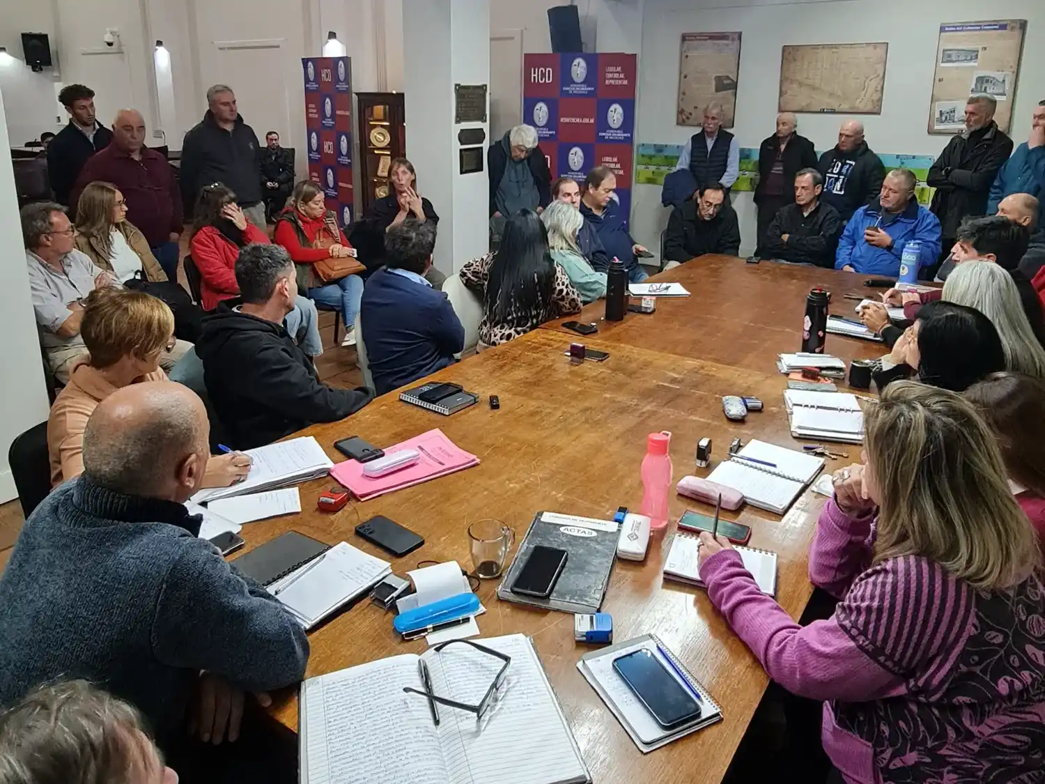 Diálogo. Entre productores rurales y los concejales en la comisión de Economía