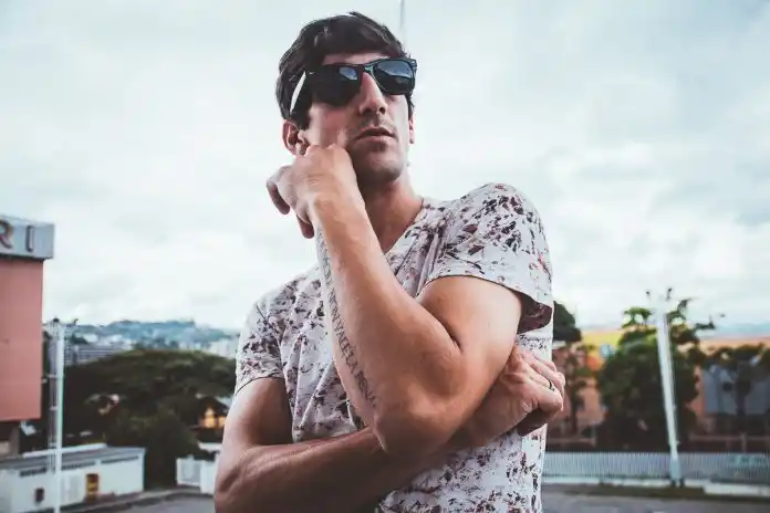 Chenzo Di demuestra que hijo de gato caza ratón