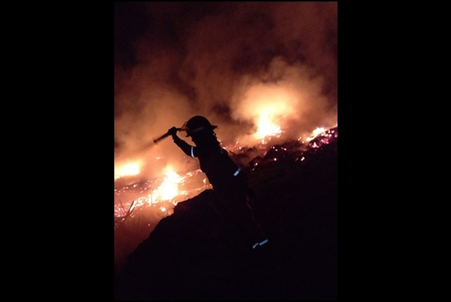 El 2022 comenzó con mucha pirotecnia, algunos incidentes aislados y un incendio en el Paseo Público
