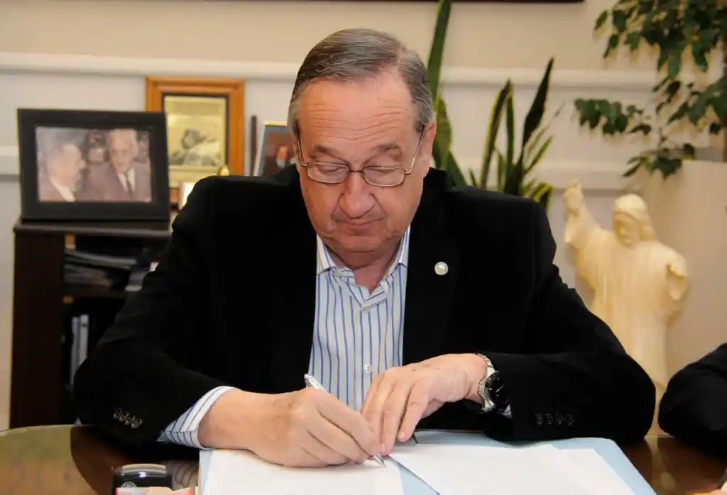 La Nación y el Municipio firmaron el  convenio para avanzar con obras para Tandil