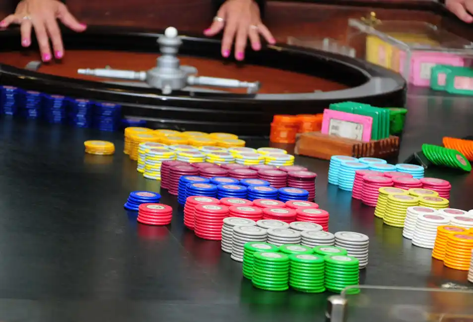 Suspenden decisión de habilitar tarjetas de débito en bingos, casinos e hipódromos bonaerenses