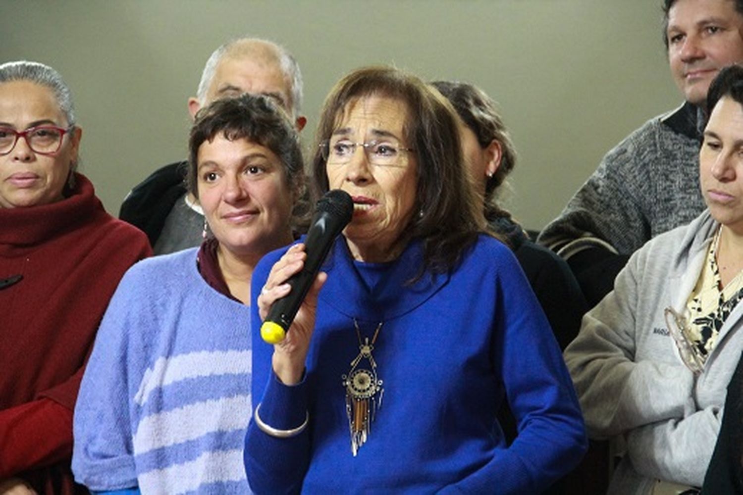 Socorro Barcia, junto a integrantes del grupo Tablas, el día que fueron reconocidos por el HCD por sus cuarenta años de trayectoria.