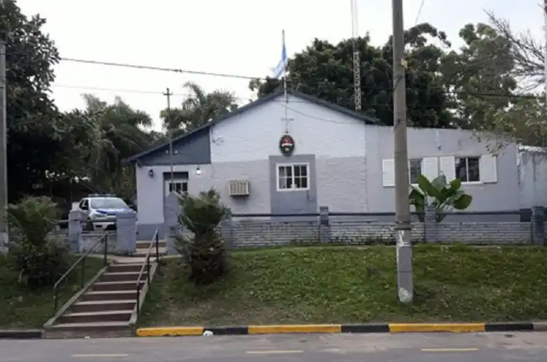 Investigan a un comisario de Paraná por presunto acoso