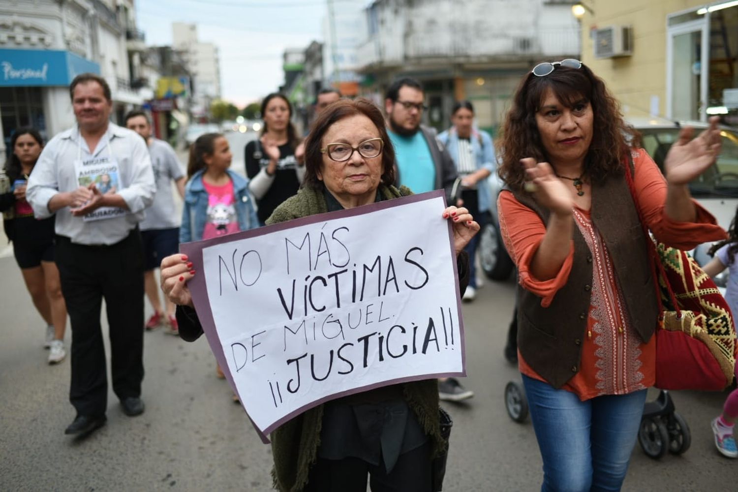 Marcha: Reclamaron que "vaya preso" el acusado de abuso infantil