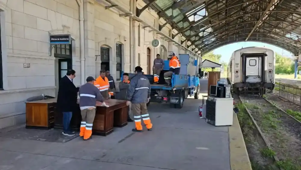Trabajadores de Trenes Argentinos vaciaron la estación Bahía Blanca Sud.