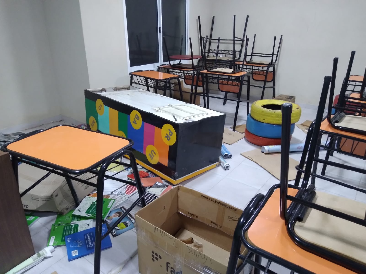 Otra vez una escuela vandalizada