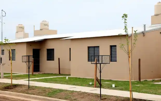 La provincia confirmó la construcción de 20 viviendas en Esperanza