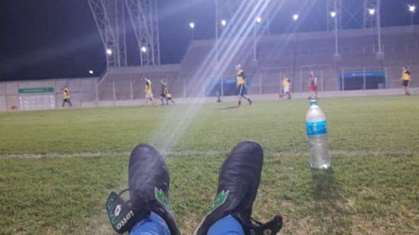 Polémica por un partido en el estadio de San Nicolás en plena segunda ola: ¿Jugaron funcionarios vs periodistas?