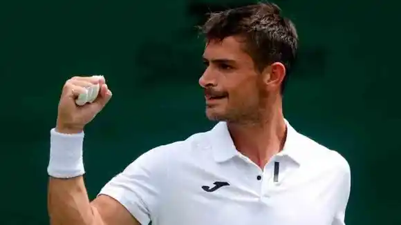 Mala jornada para los argentinos en Wimbledon: Navone ganó un partidazo pero cuatro tenistas se despidieron en el debut
