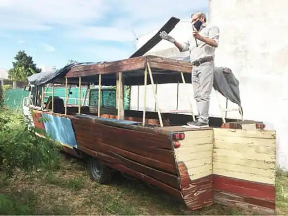 �SGonzalito⬝ y su lanchita  se despiden con tristeza  de las calles de Concordia