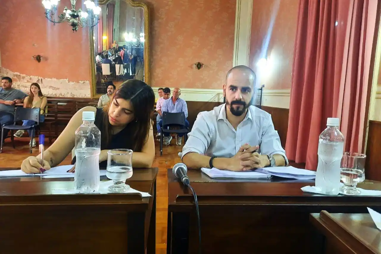 Melina Panatteri y Joaquín González, los concejales del bloque Alianza La Libertad Avanza.