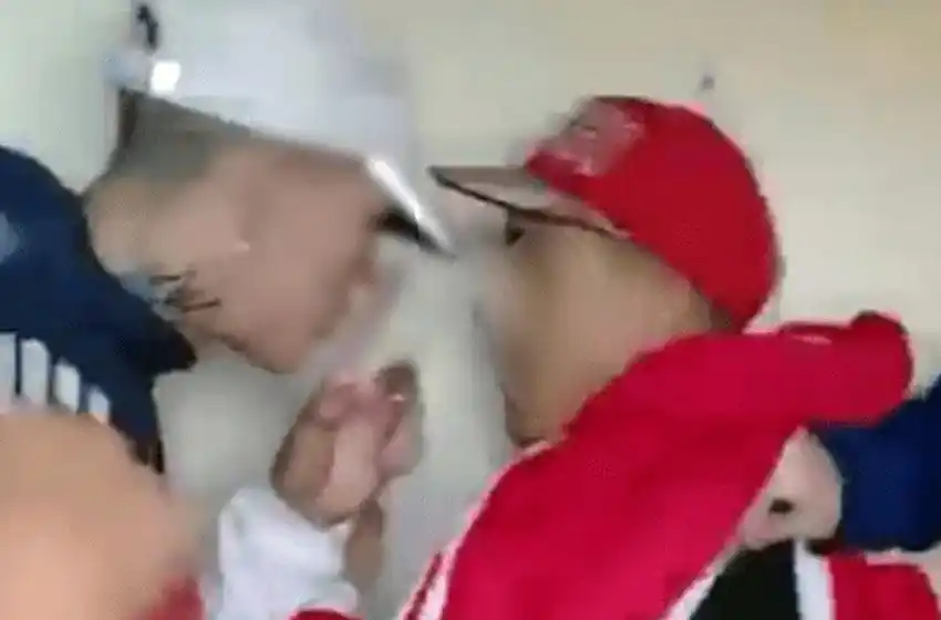 Divulgan un video en el que una banda desnuda y golpea con un cinto a un discapacitado