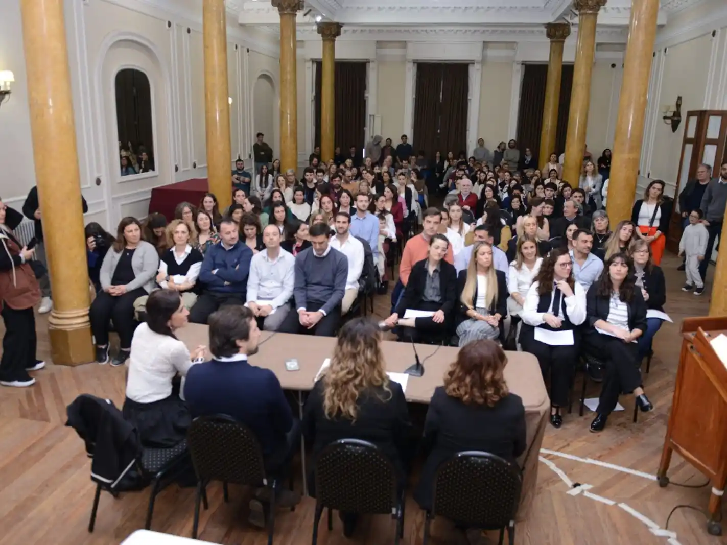 El acto tuvo lugar en el Aula Magna de la Unicen.