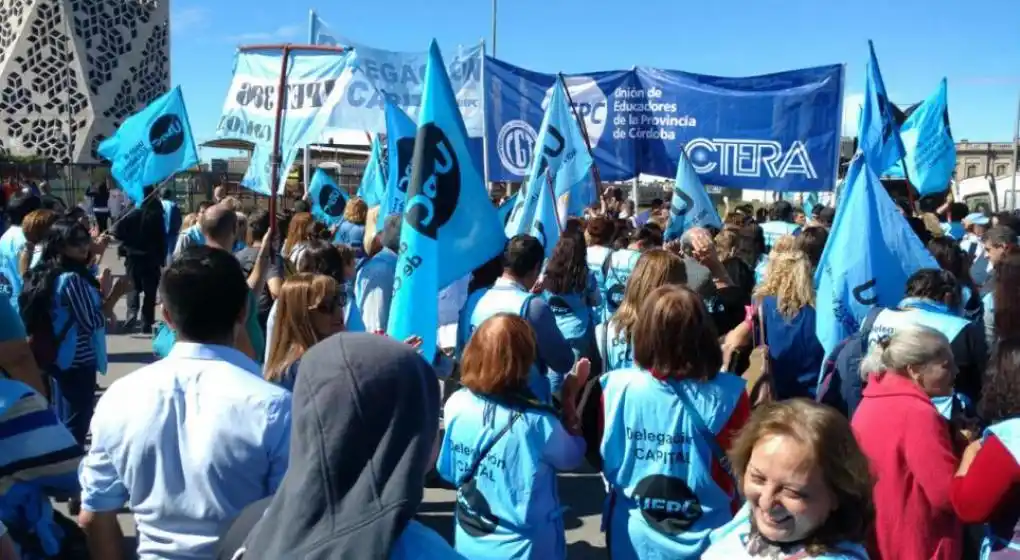 Convocan a un paro nacional docente para el jueves que viene