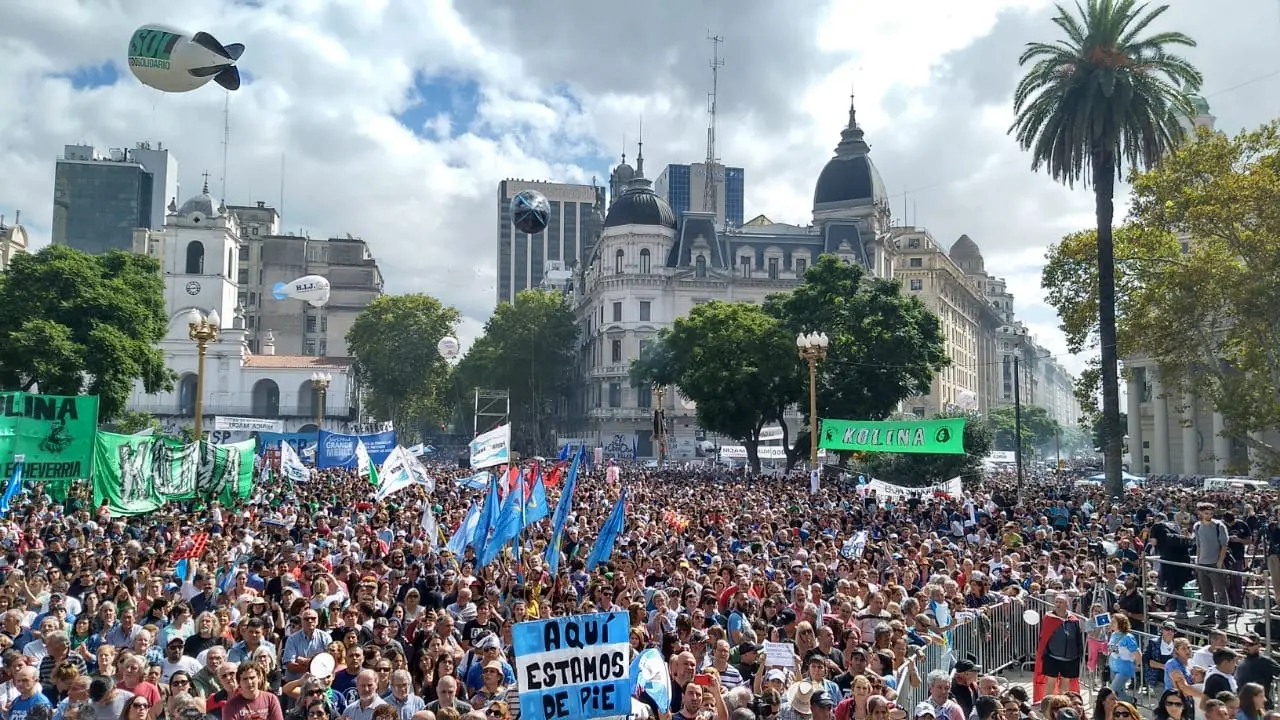 Una multitud en Plaza de Mayo pidió memoria, verdad y justicia