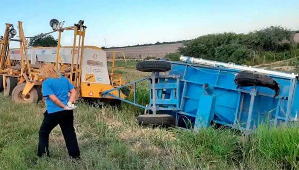 Tragedia en Córdoba: dos trabajadores rurales mueren aplastados por una tolva