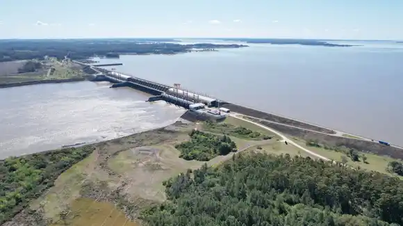 Se prevé paulatino descenso de los niveles aguas abajo de la represa