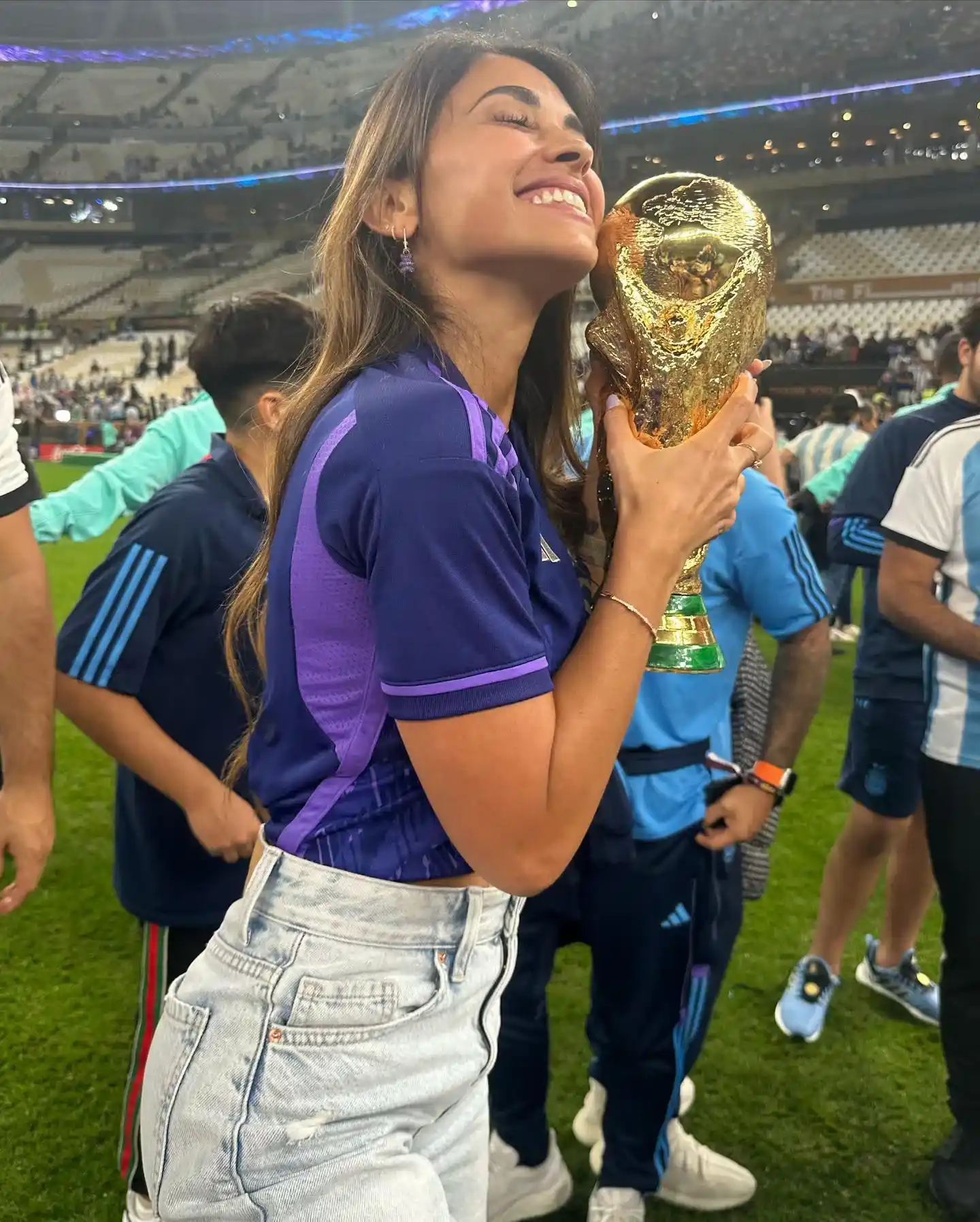 Copa del Mundo para Antonela Roccuzzo - 5