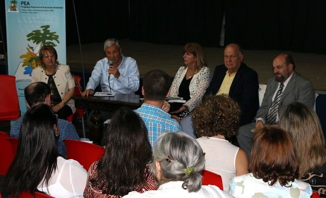 Fumigaciones: “El poder económico está detrás del problema ambiental y es maligno”