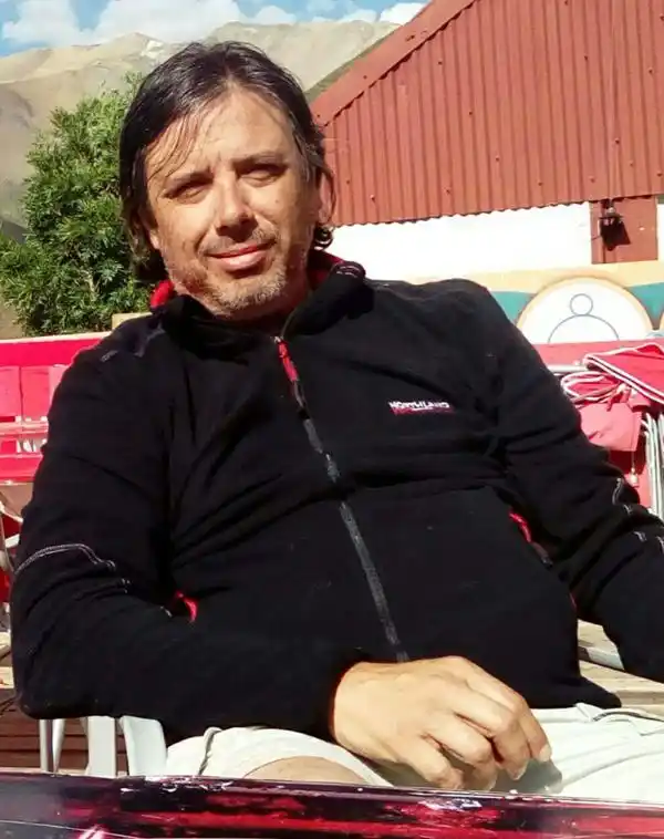 Apareció muerto un hombre que era buscado y sigue el misterio