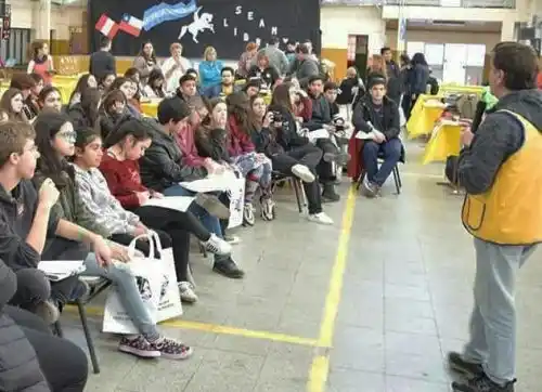El Club Leo Necochea, recibió un premio a la responsabilidad