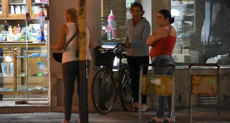 Coronavirus: comercios abiertos hasta las 20.00, delivery de comidas hasta las 22.30