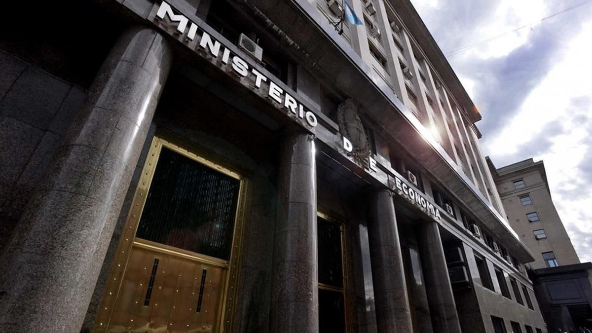 Las transferencias automáticas a provincias cayeron 20,6% en abril