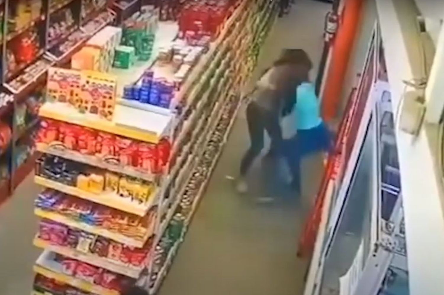 Pelea en supermercado