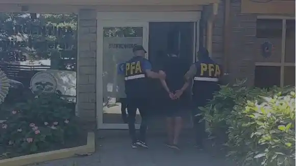 Cayeron dos investigados por pornografía infantil tras operativos de la PFA