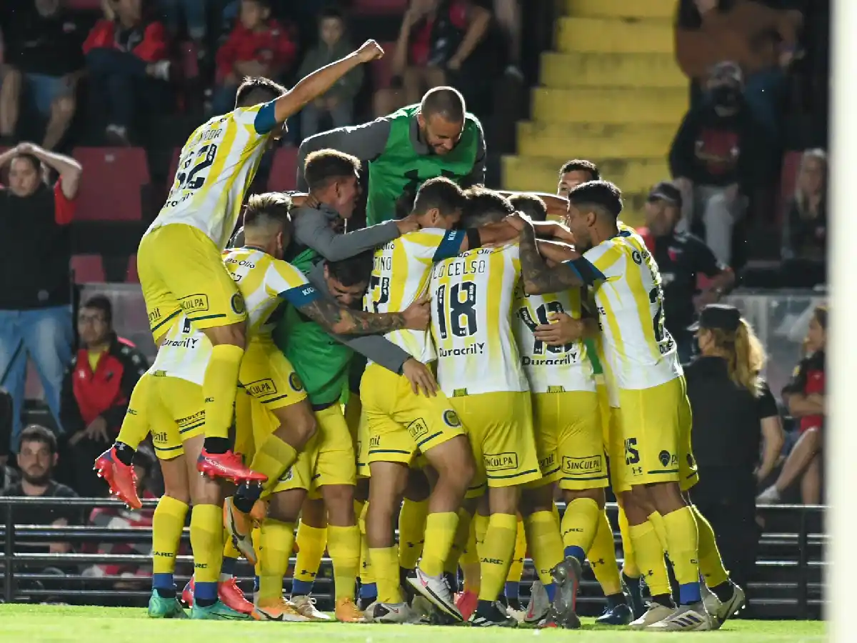 Rosario Central goleó a Colón en Santa Fe