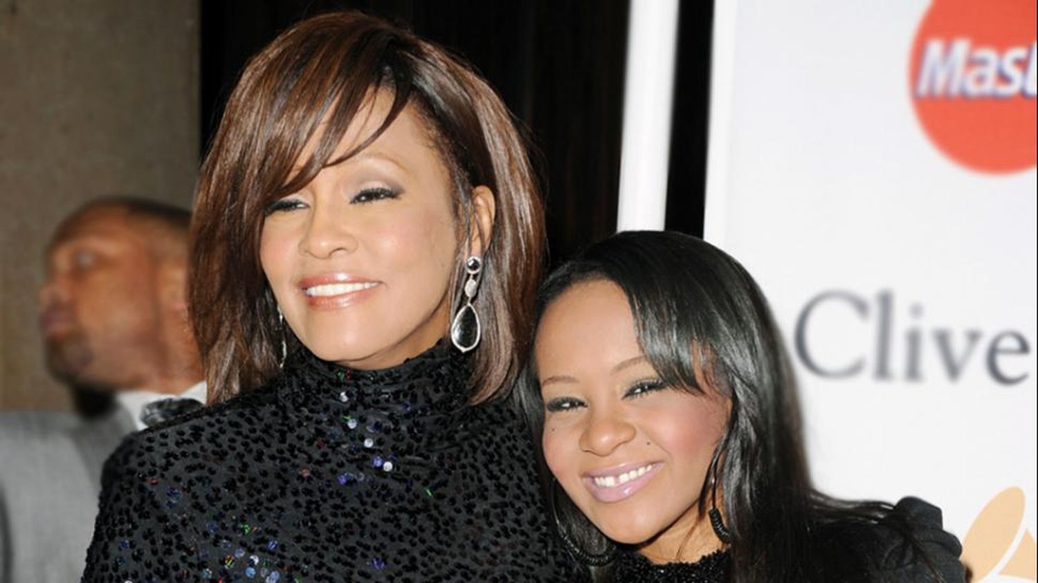 Bobbi Kristina Brown sería desconectada mañana, el mismo día que murió Whitney Houston 