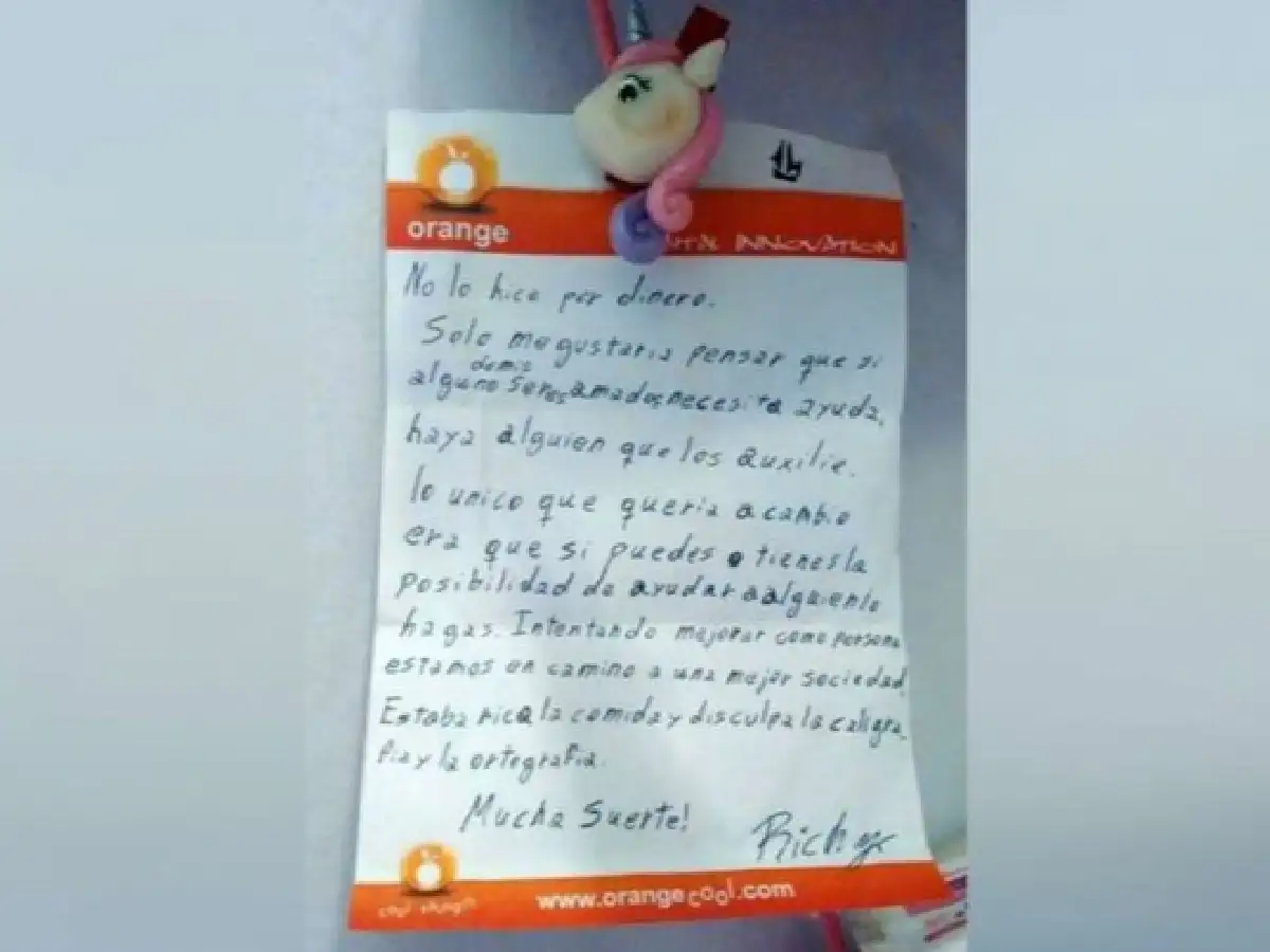 La ayudó, no aceptó recompensa y escribió una emotiva carta