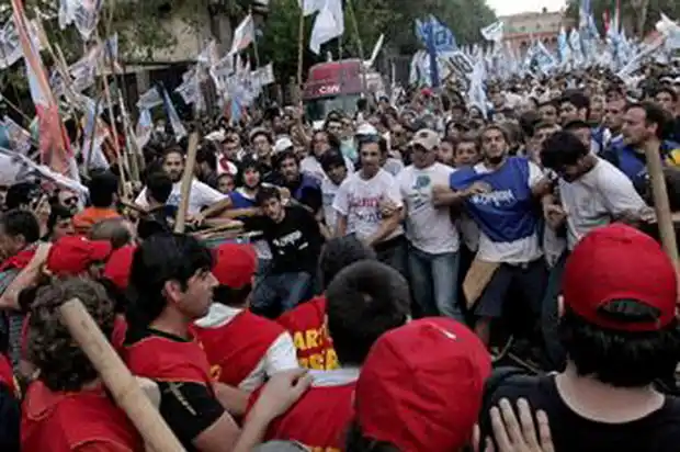 La izquierda denunció a una “patota kirchnerista”   