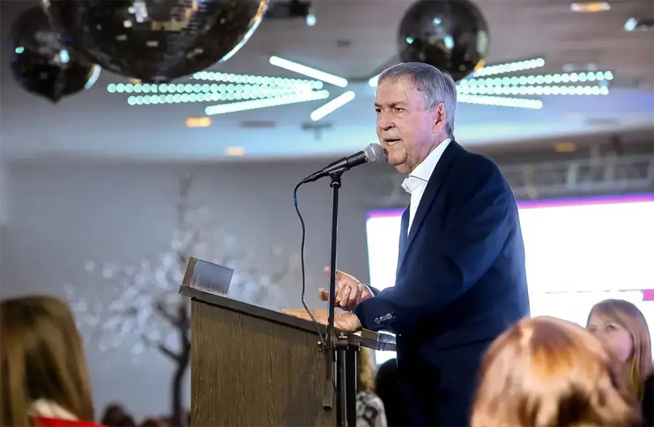 El gobernador Juan Schiaretti dio positivo de Covid-19